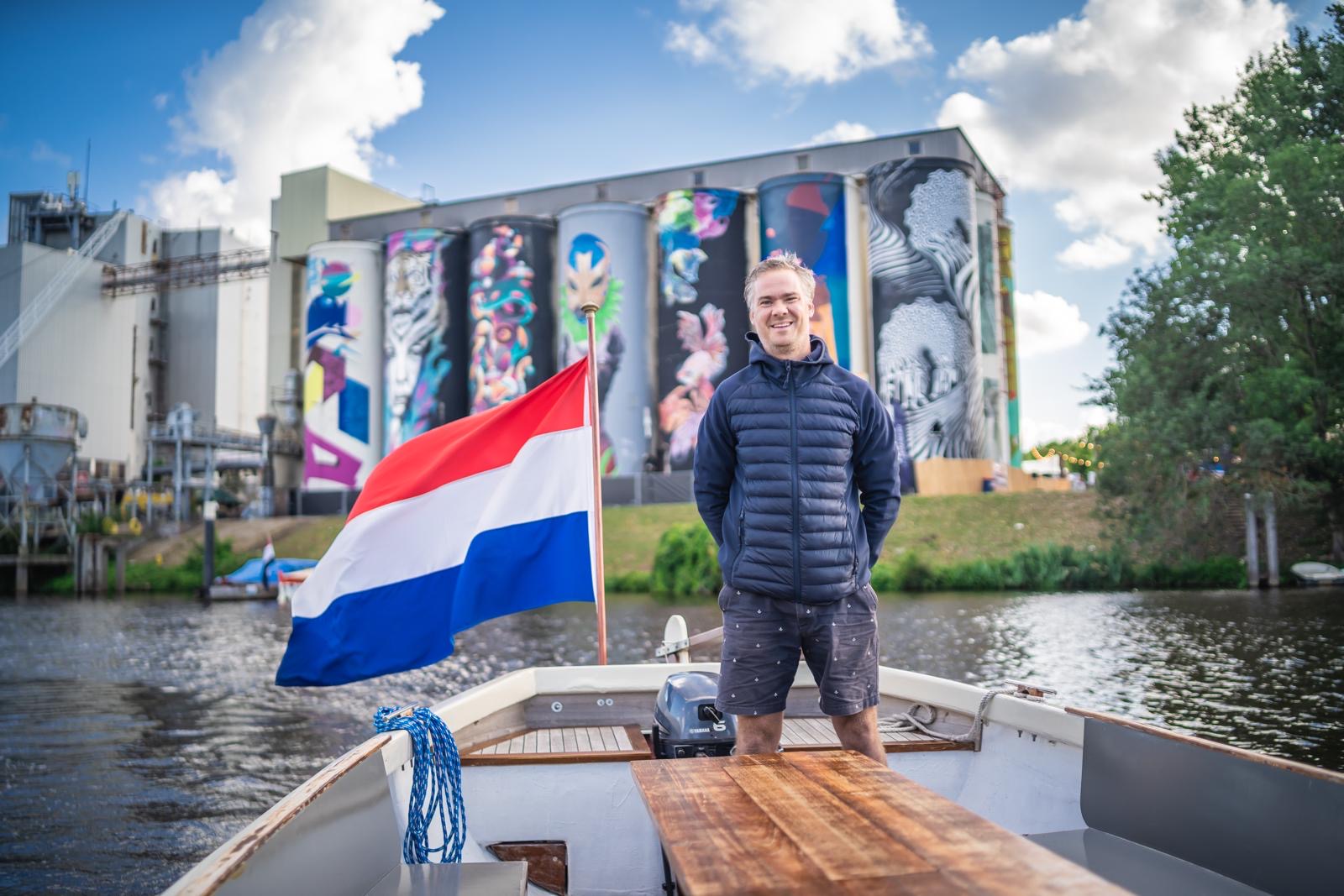 Bossche Boten schipper voor Tramkade